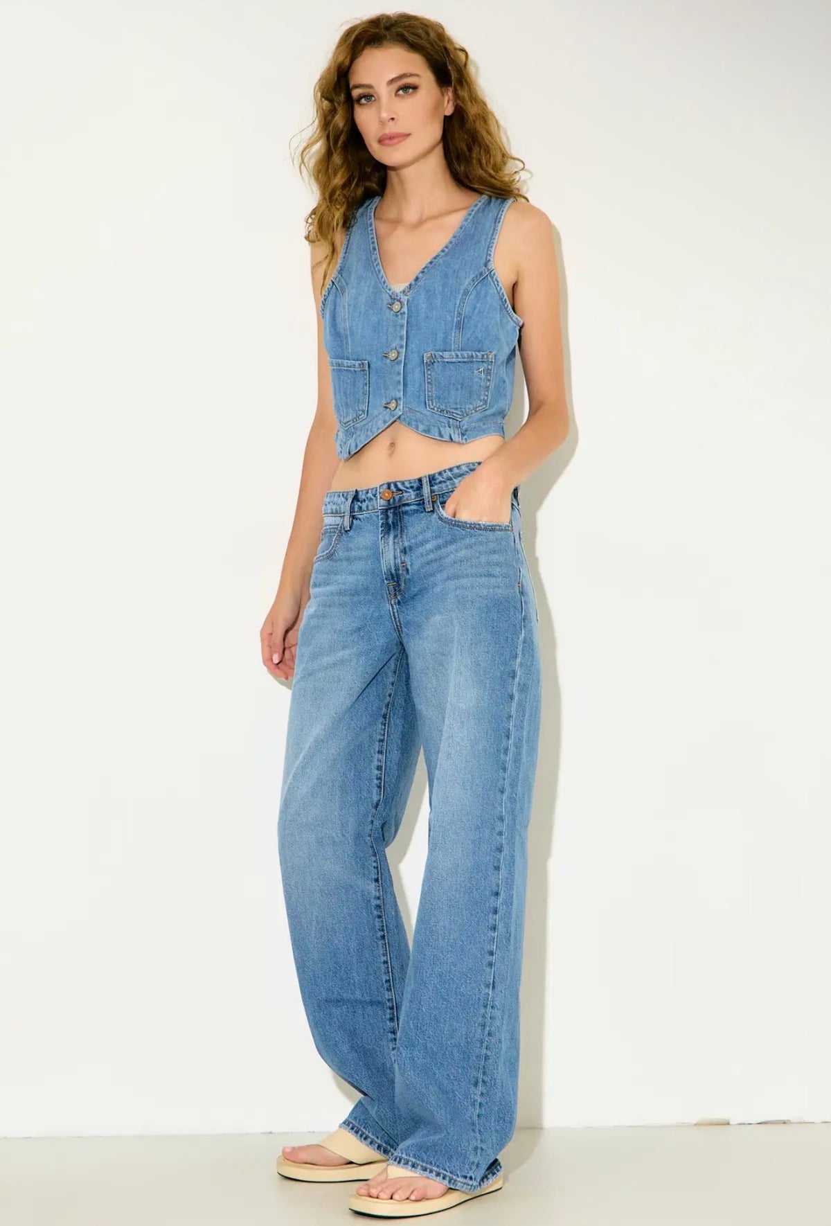 Hidden Jeans Cropped Fitted Denim Vest