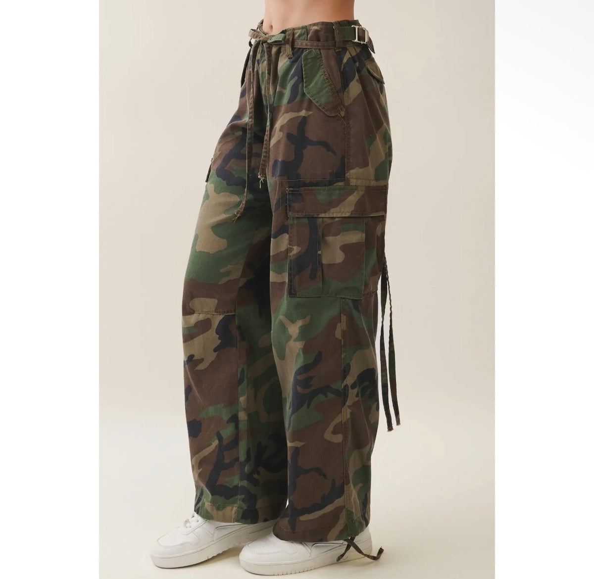 Veveret Vintage Camo Wide Leg Cargo Pants