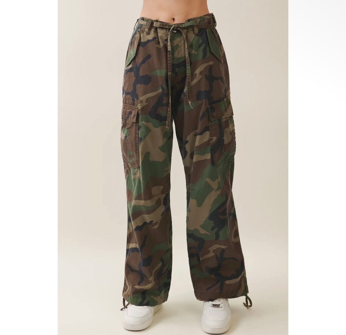Veveret Vintage Camo Wide Leg Cargo Pants